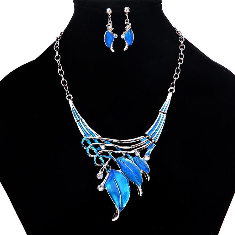 Leaf Shaped Necklace And Earring Set